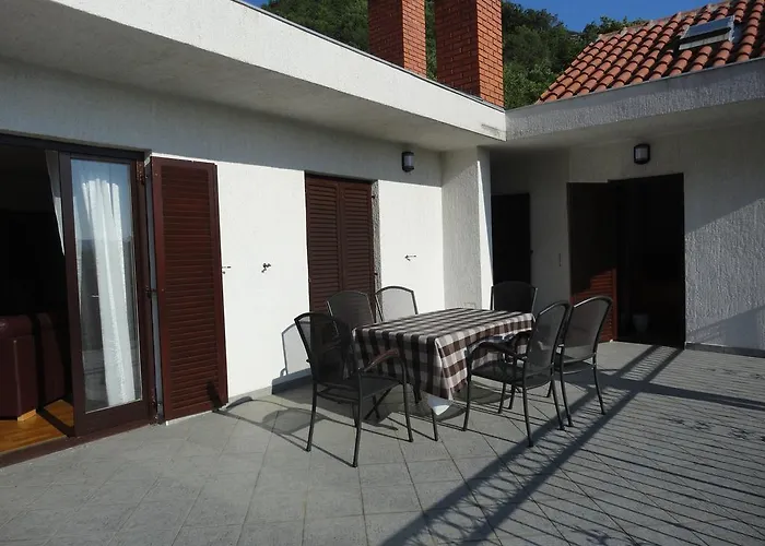 Apartment Mira